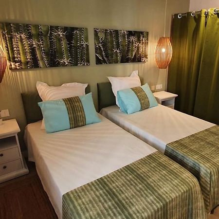 Les Cerisiers - Exclusive Beach Residence - 3 Bedroom Modern Apartment, Flic En Flac Flic en Flac Exterior foto
