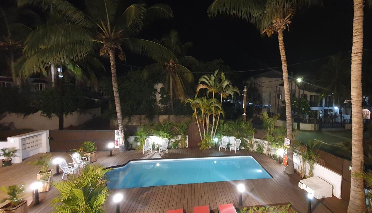 Les Cerisiers - Exclusive Beach Residence - 3 Bedroom Modern Apartment, Flic En Flac Flic en Flac Exterior foto
