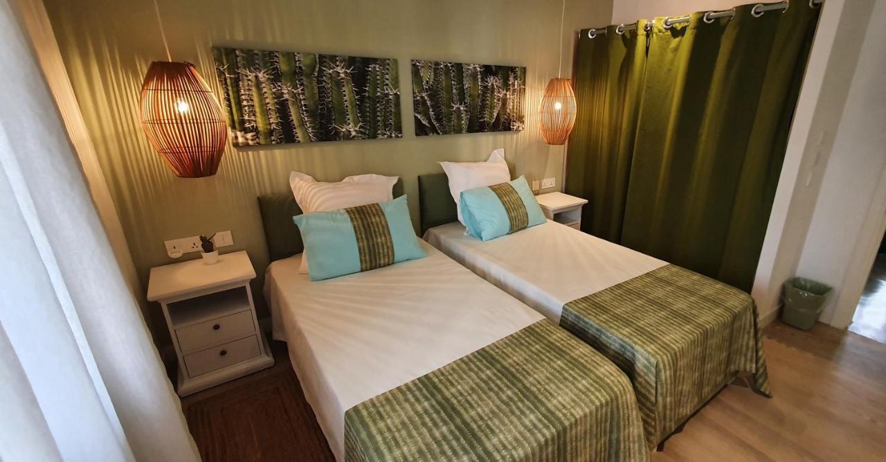 Les Cerisiers - Exclusive Beach Residence - 3 Bedroom Modern Apartment, Flic En Flac Flic en Flac Exterior foto